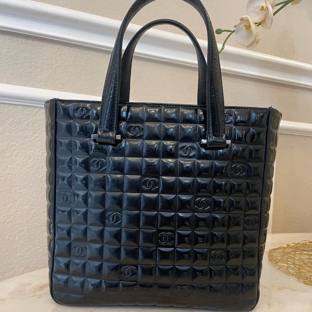 Chanel patent black leather tote handbag vintage PENDING
